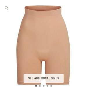 New Skims Women’s Sculpting Short Above the Knee Ochre size S/M